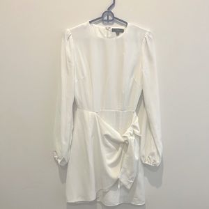 Lulu’s white dress